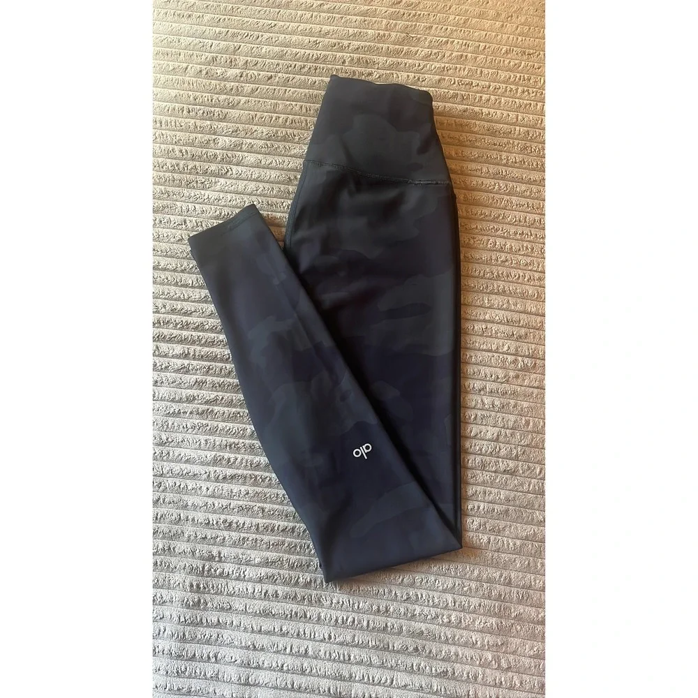 Alo Yoga High Waist Vapor Camo Leggings Black Camouflage Size XS/S Altered